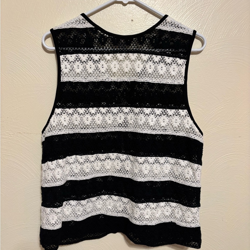 Chico’s Black White Crochet Lace Zip Front Vest Size 1 Cotton - Picture 9 of 9